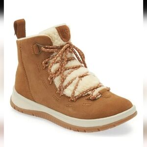New UGG Women's Lakesider Heritage Mid Boots